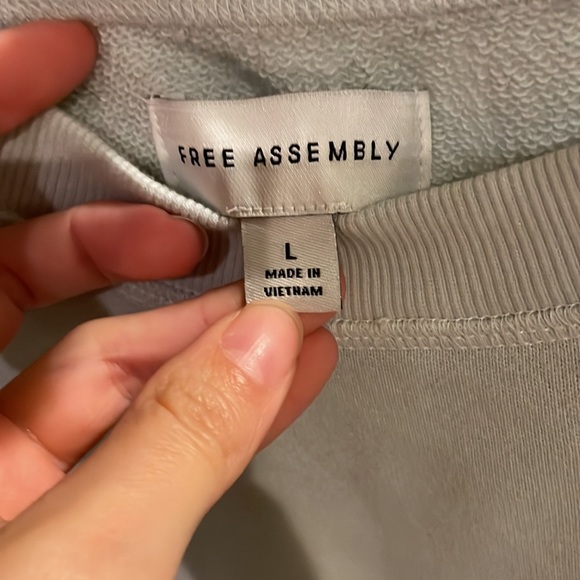 Womens Free Assembly Sweater - Picture 2 of 3